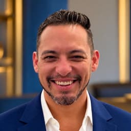 Carlos headshot